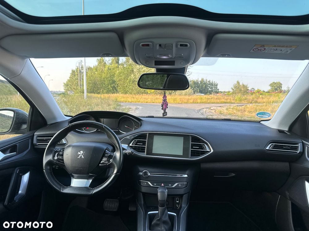 Peugeot 308 - 8