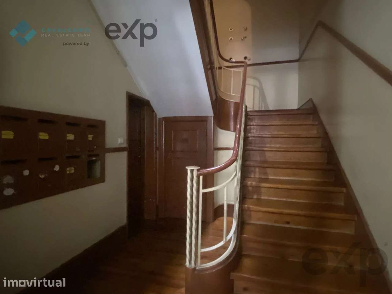 T3 com charme e logradouro Para Remodelar – Lisboa - Grande imagem: 5/48