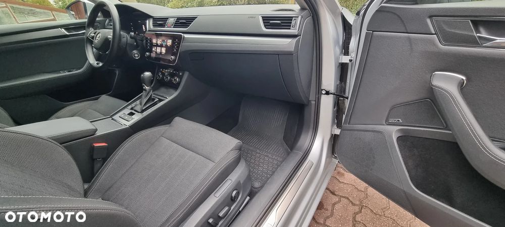 Skoda Superb 2.0 TDI SCR Style DSG - 32