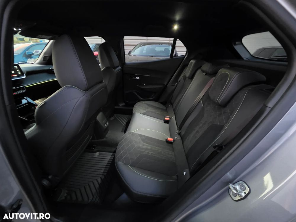Peugeot 2008 PureTech 155 EAT8 GT - 22