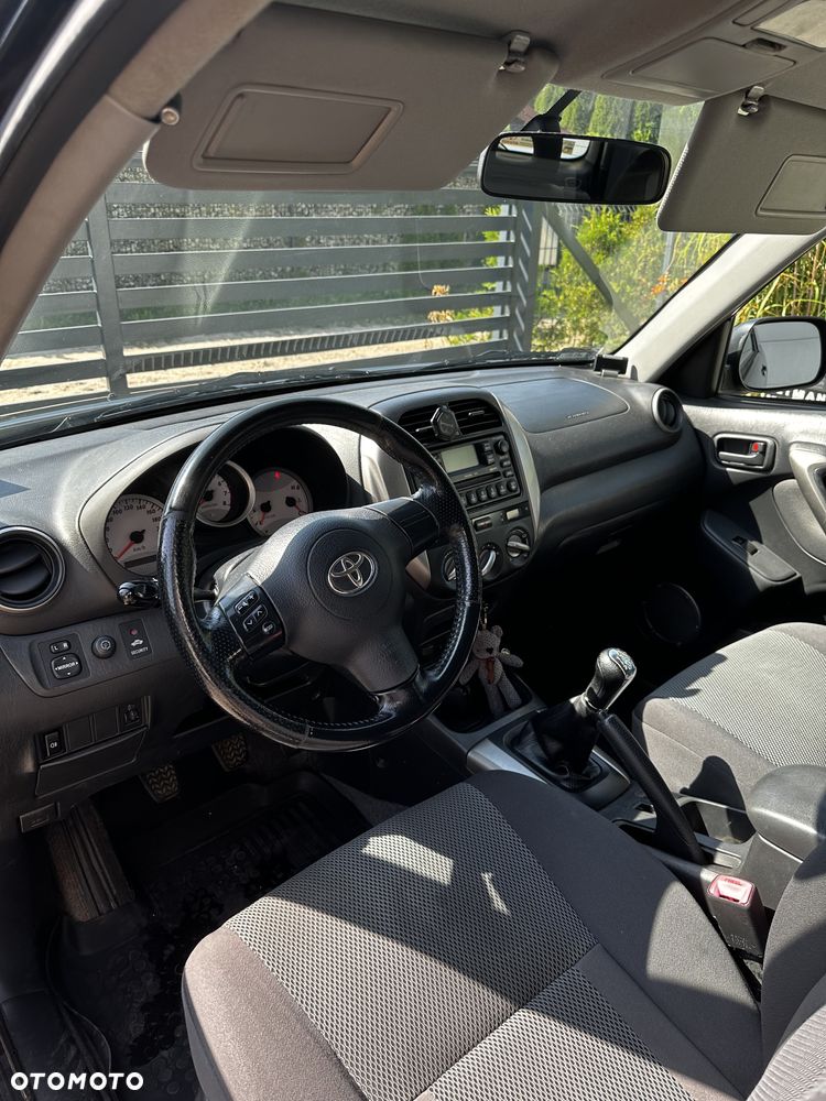 Toyota RAV4 1.8 VVT-i 4x2 - 8