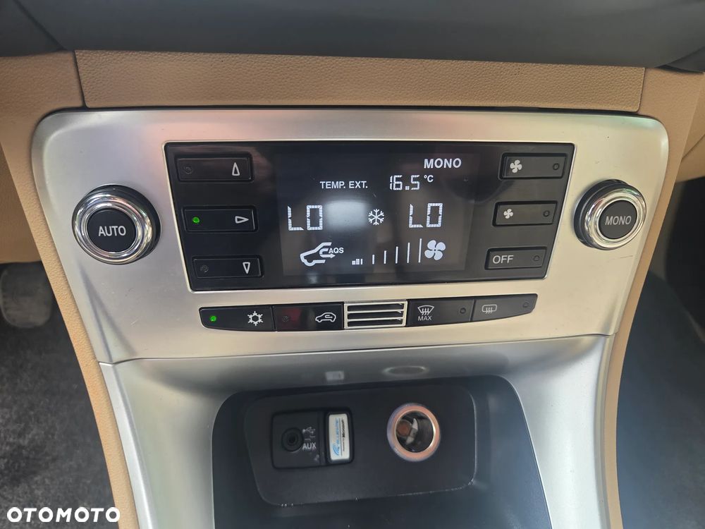 Lancia Delta 1.4 MultiAir 16v Gold - 24