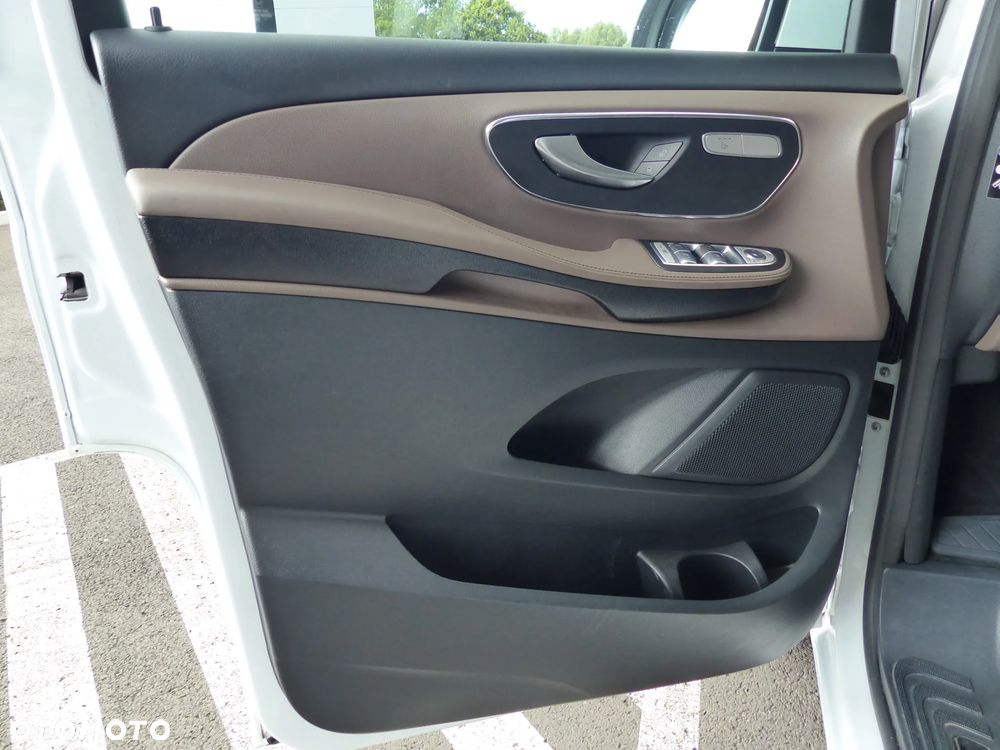 Mercedes-Benz Klasa V 300 d 4-Matic Avantgarde 9G-Tronic (d³ugi) - 13