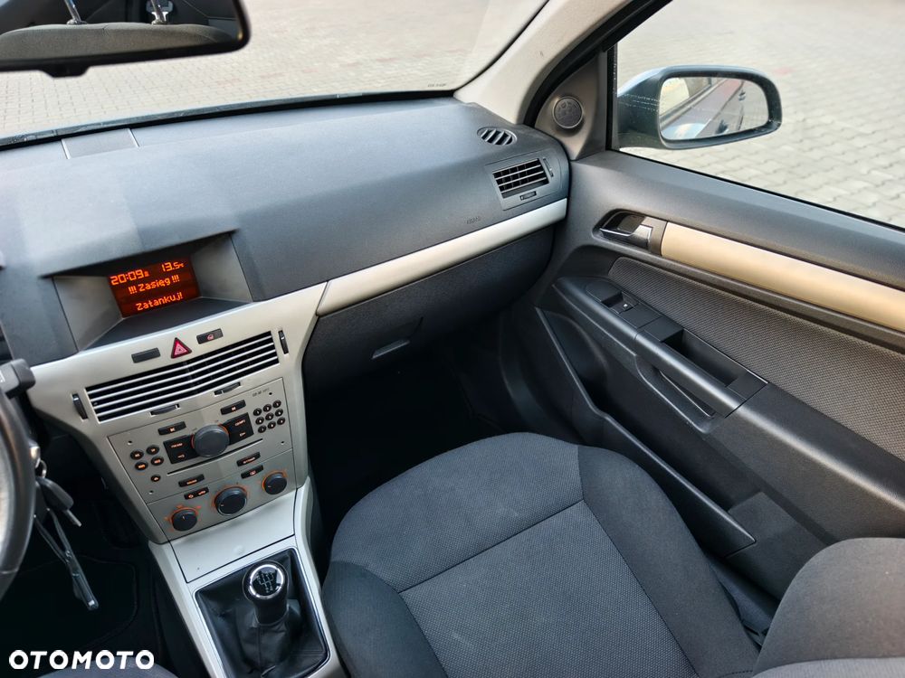 Opel Astra 1.6 Essentia - 15