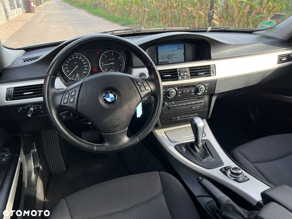 BMW Seria 3 318d DPF Edition Lifestyle - 28