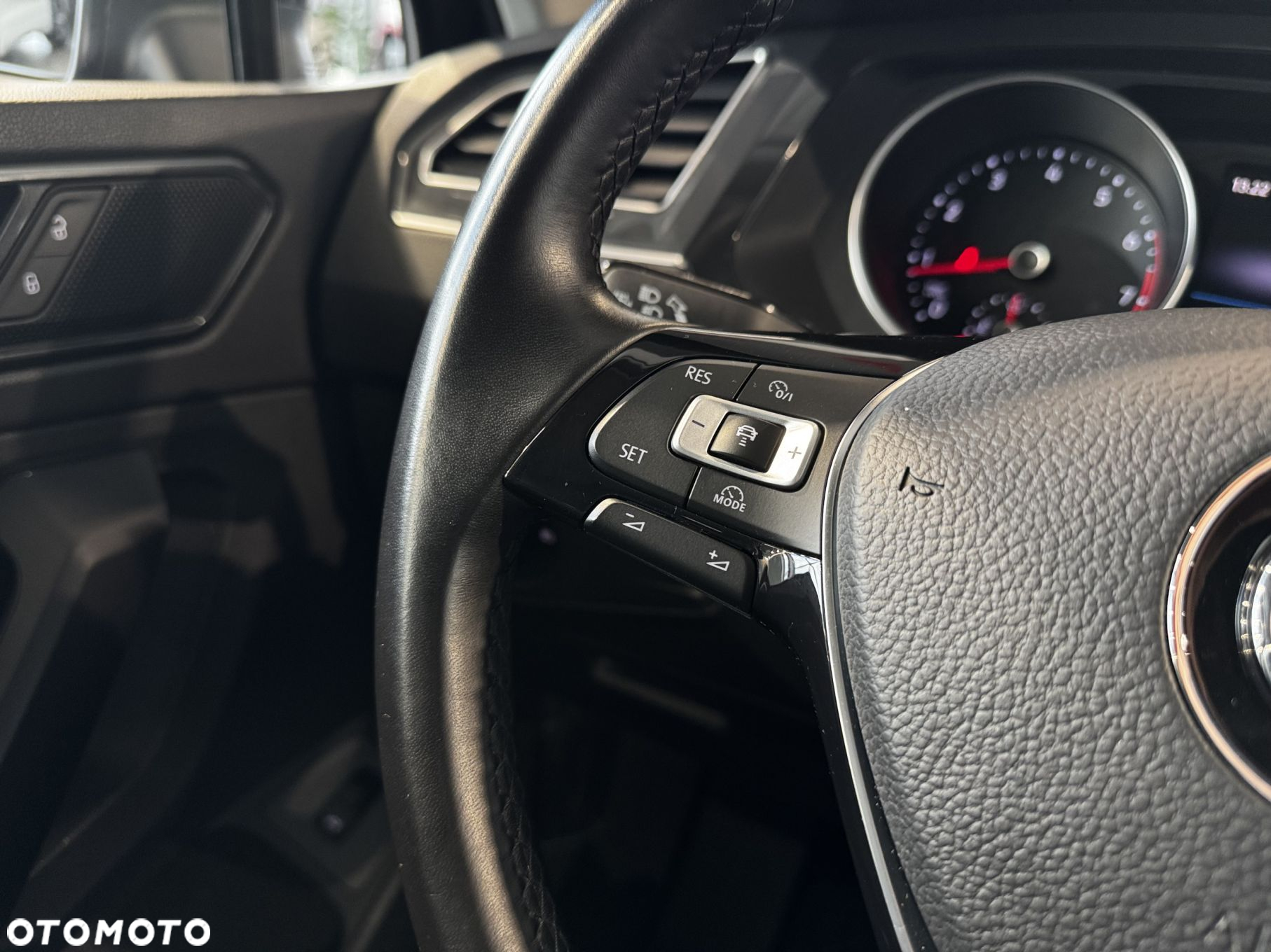 Volkswagen Tiguan - 22