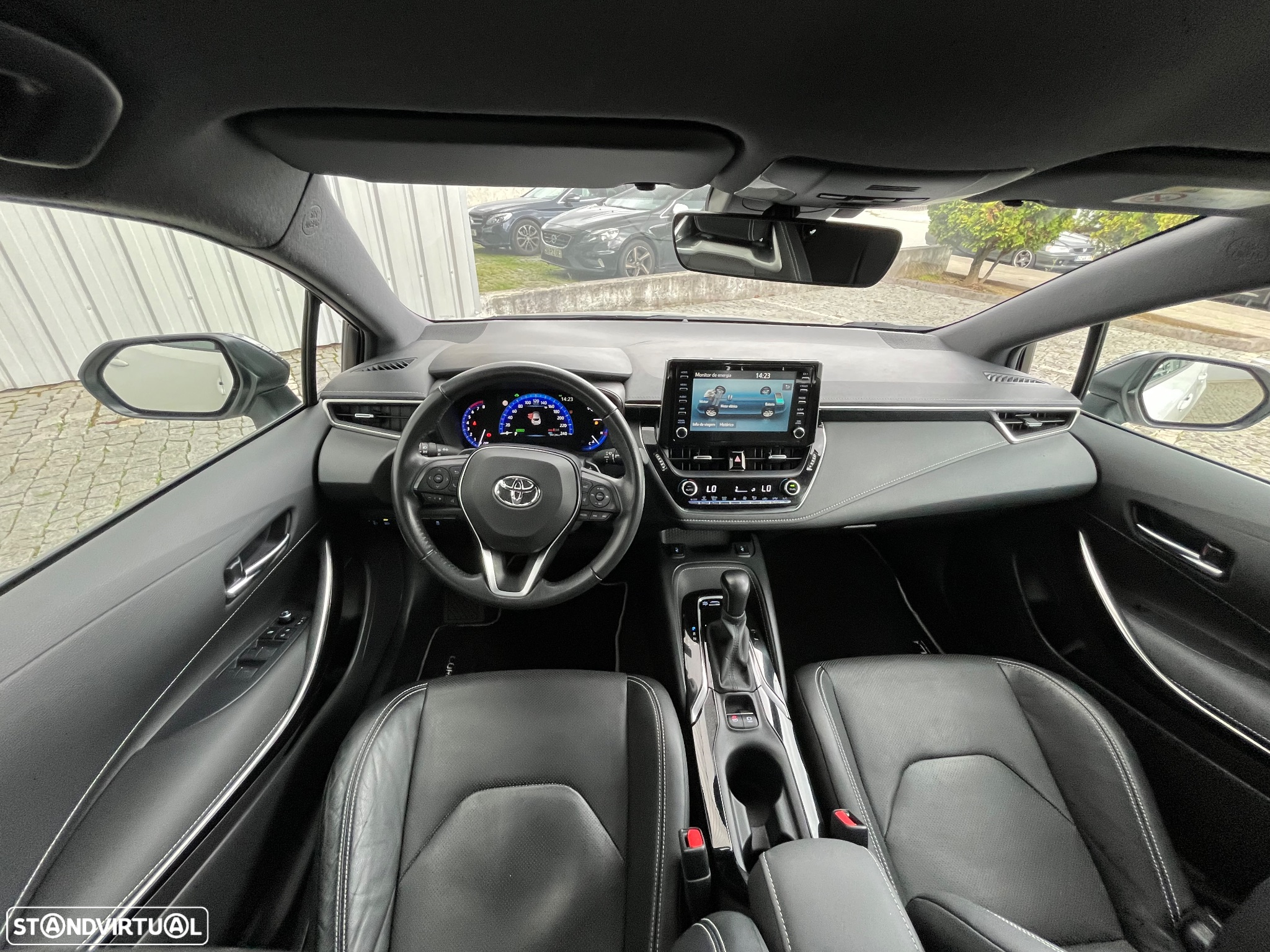 Toyota Corolla 2.0 Hybrid Luxury Black - 36