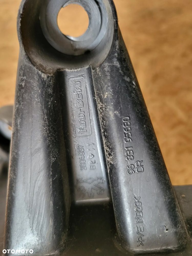 Ślizg zderzaka prawy tył Peugeot 3008 - 3