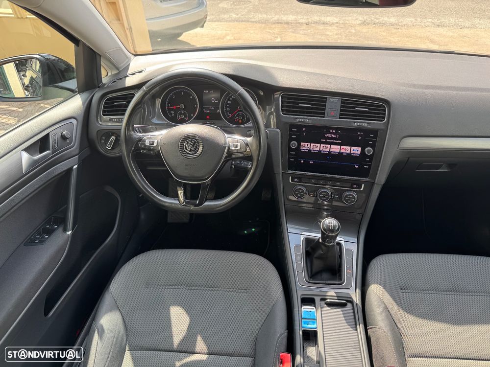 VW Golf Variant 1.6 TDi Confortline - 28