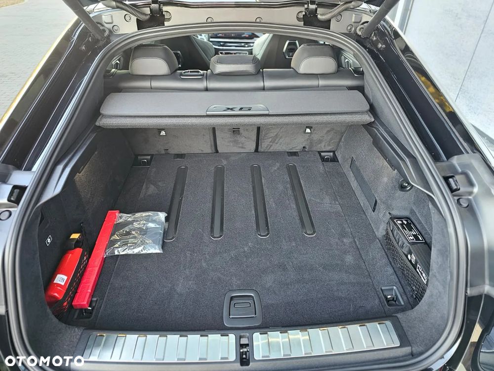 BMW X6 xDrive40d mHEV - 19