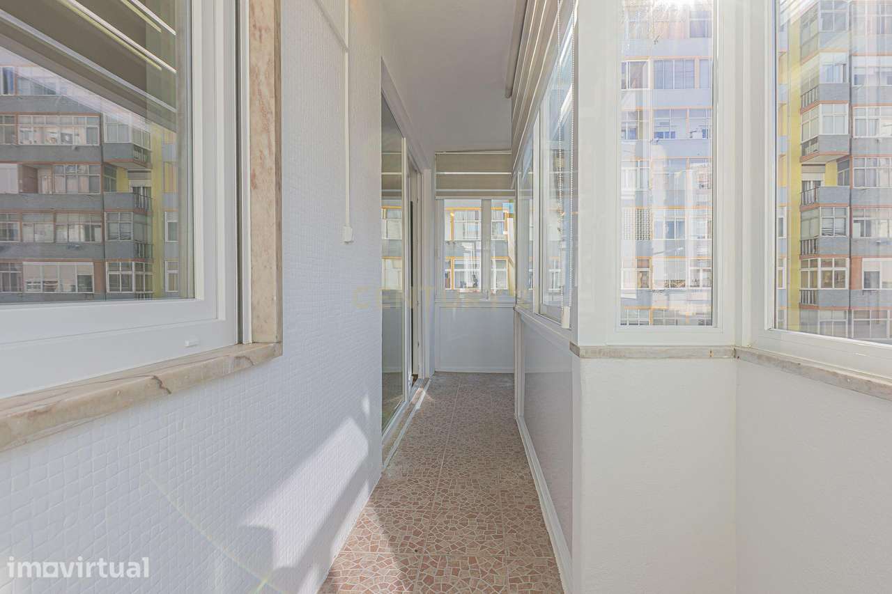 APARTAMENTO REMODELADO NO CENTRO DA COSTA DE CAPARICA - Grande imagem: 4/23