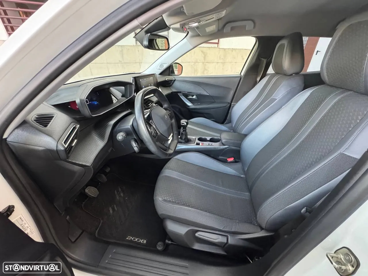 Peugeot 2008 1.2 PureTech Allure - 6