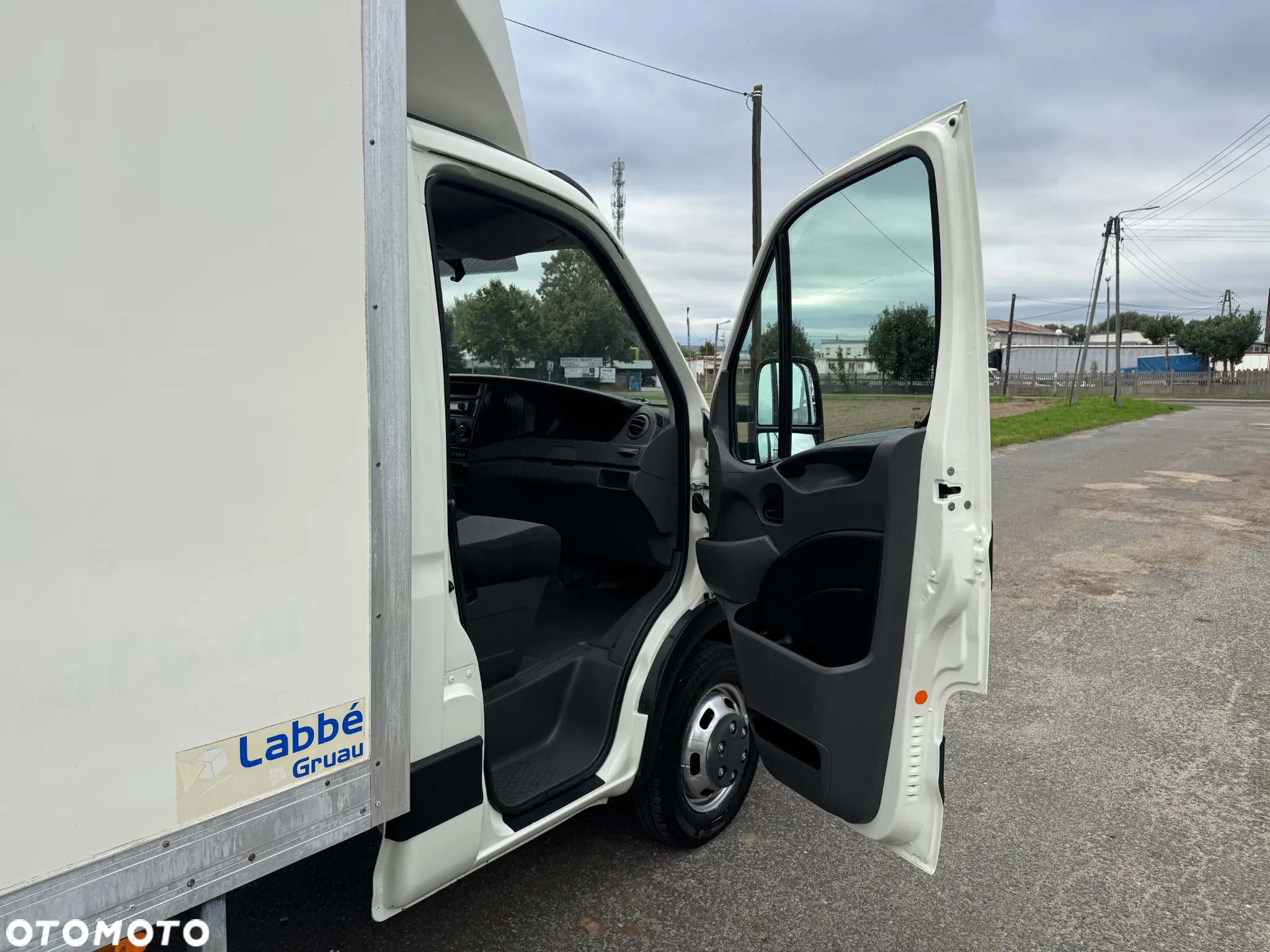Iveco 35C15 * 3.0 / 150KM * Kontener / Rama * Koła bliźniacze * Rozstaw osi: 4.1m * - 25