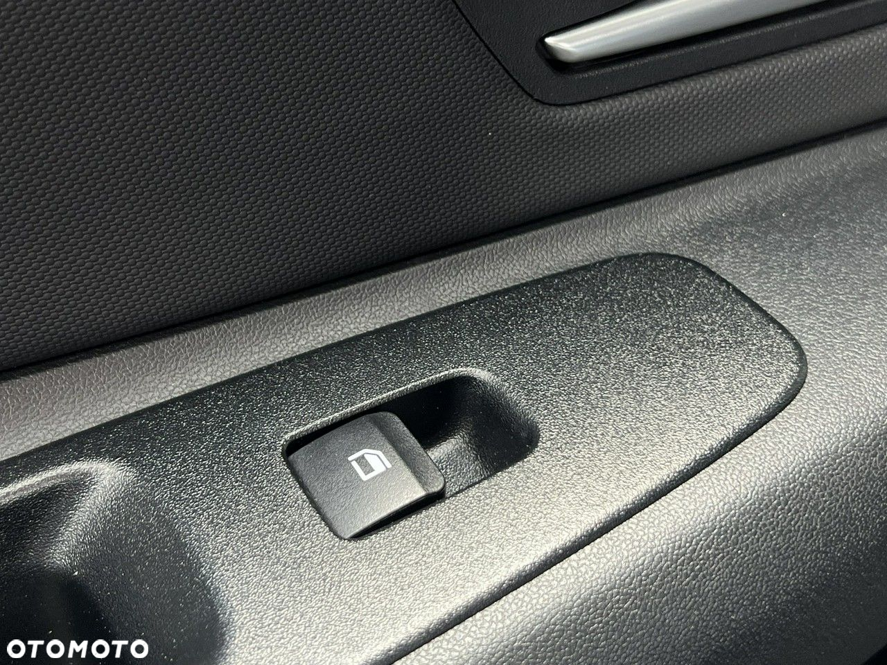 Hyundai Elantra - 24