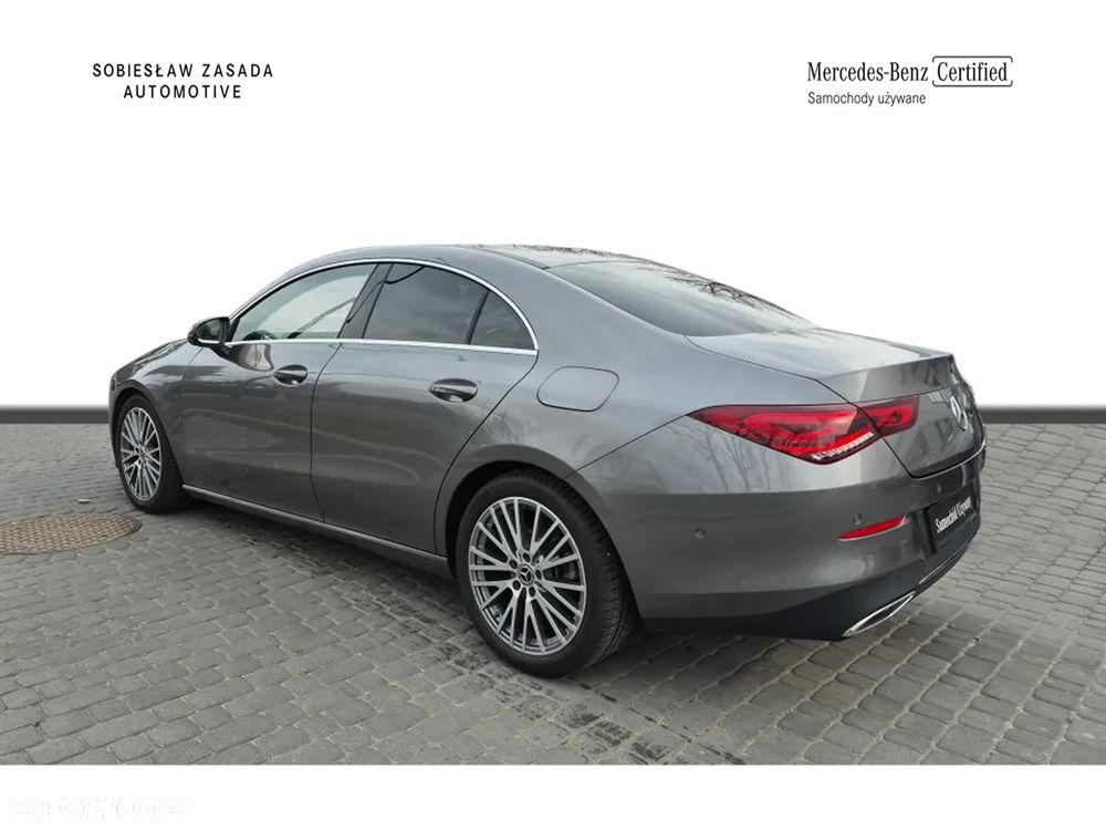 Mercedes-Benz CLA 180 7G-DCT - 3