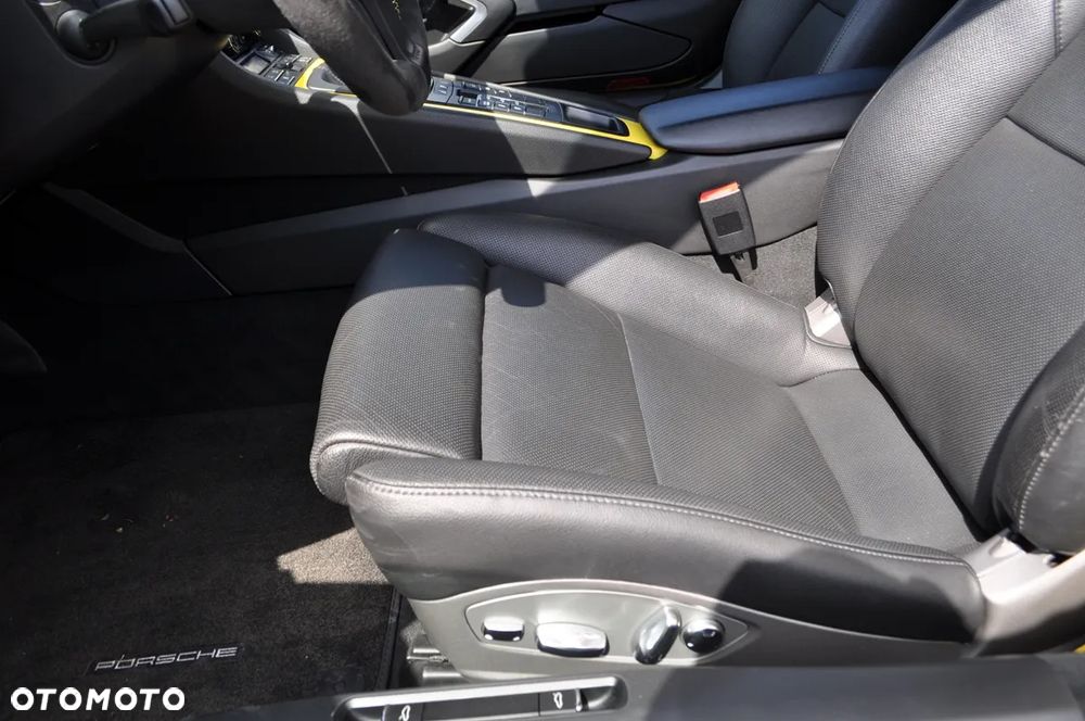Porsche 911 Carrera S 50 Jahre - 19