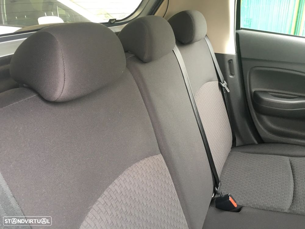 Mitsubishi Space Star - 8