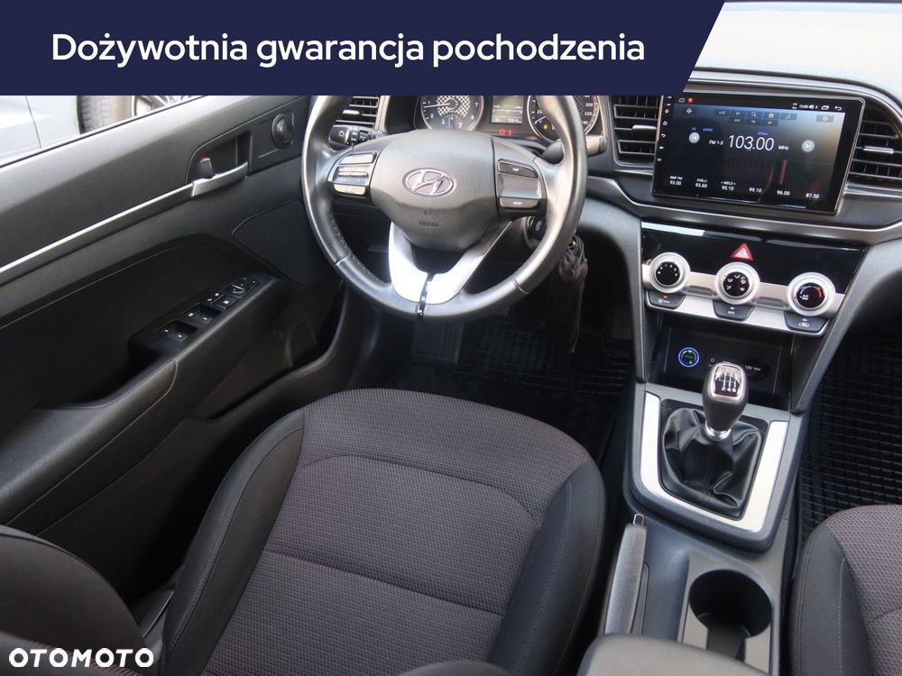 Hyundai Elantra - 9