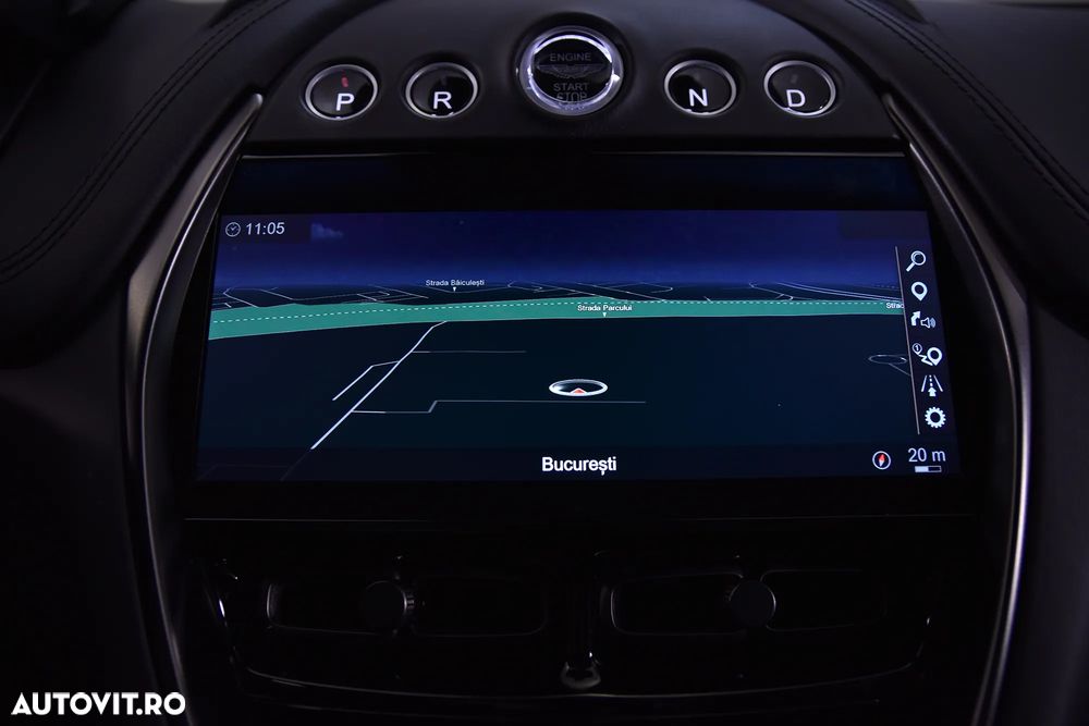 Aston Martin DBX - 23