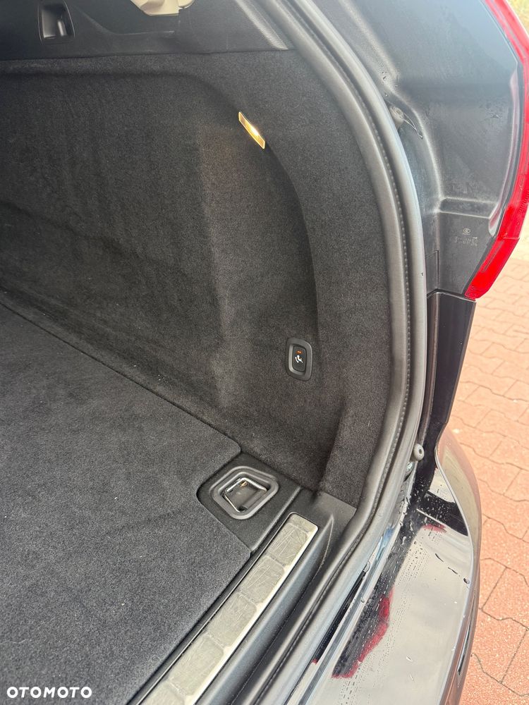 Volvo XC 60 D4 AWD Geartronic Momentum - 17