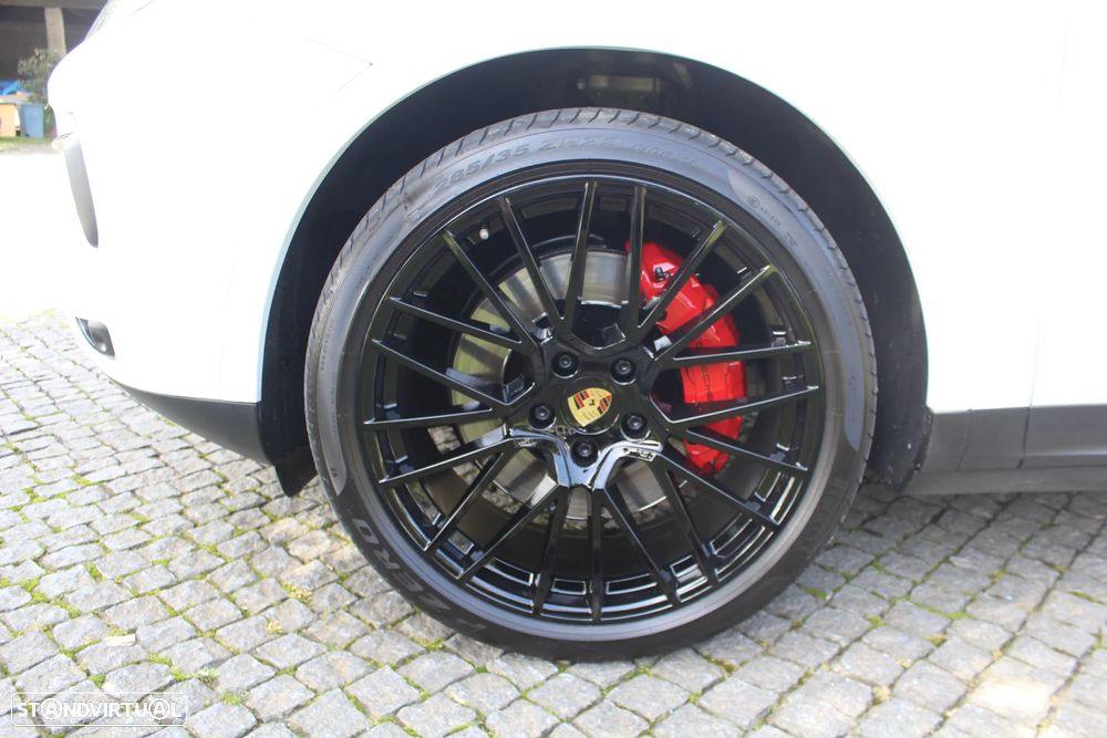 Porsche Cayenne Coupé Tiptronic S Platinum Edition - 16