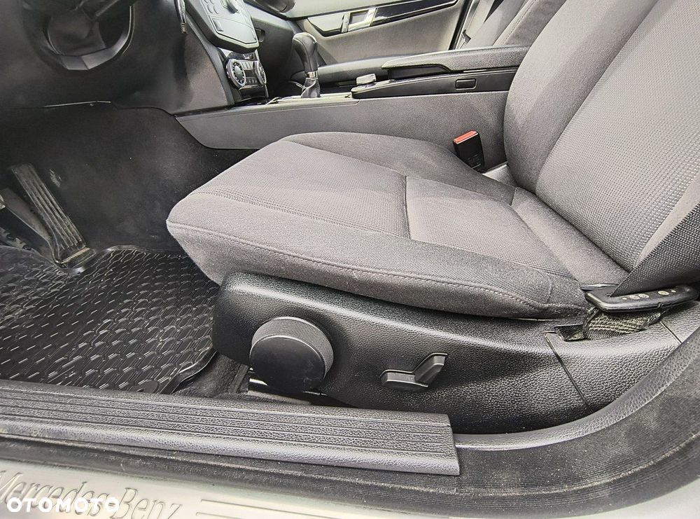 Mercedes-Benz Klasa C 180 Kompressor Elegance - 36