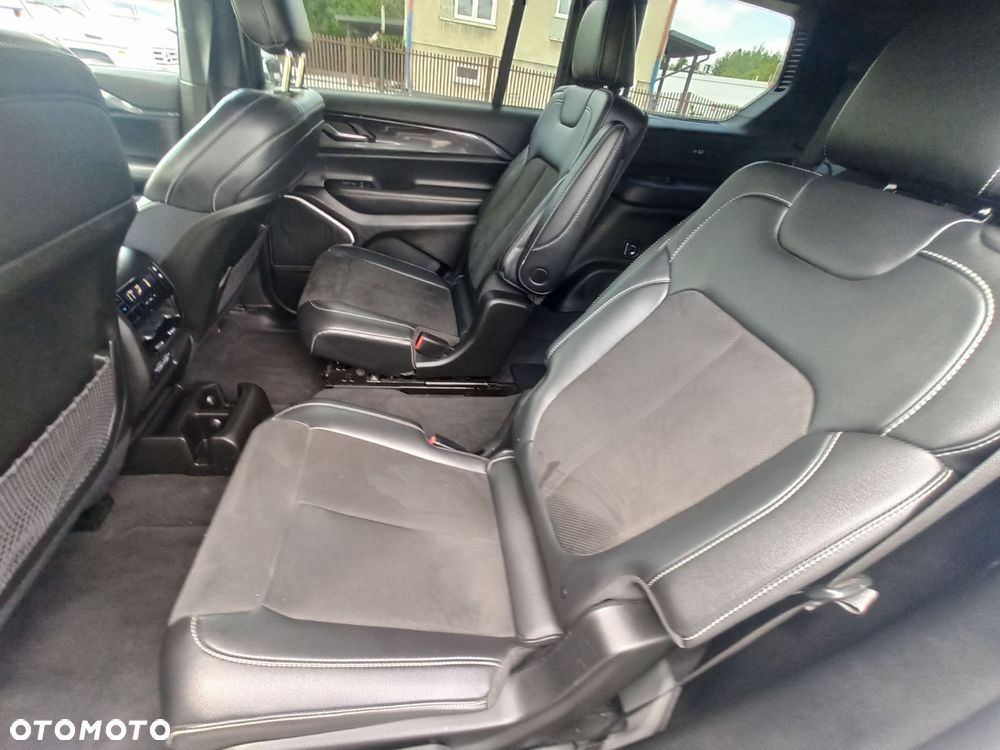 Jeep Grand Cherokee - 26