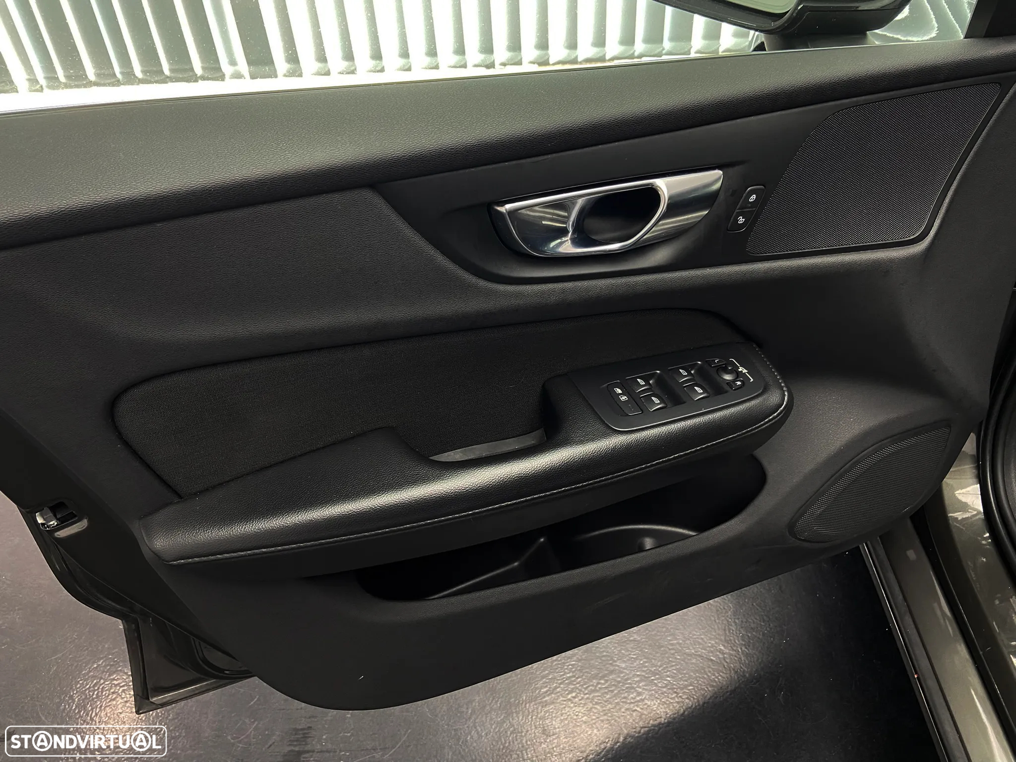Volvo V60 2.0 B4 Momentum Plus Geartronic - 6
