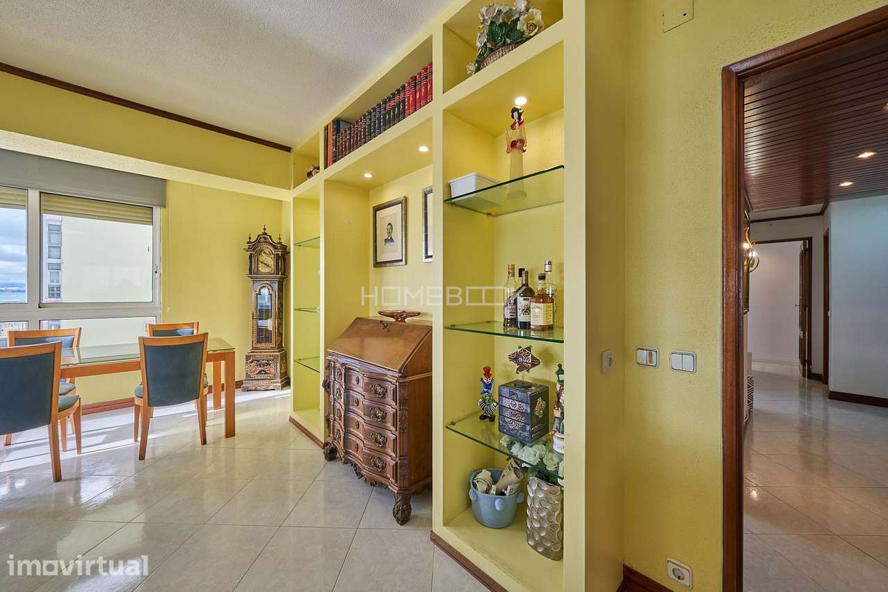 Apartamento T2 com Vista Mar Panorâmica – Primeira Linha de Praia – Co - Grande imagem: 3/35