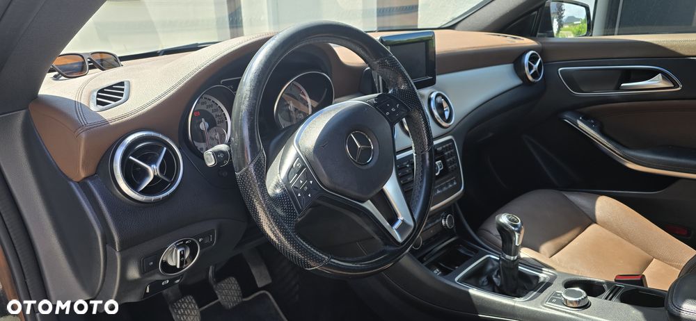 Mercedes-Benz CLA - 16