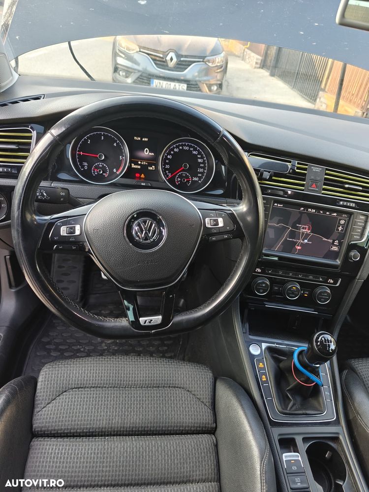 Volkswagen Golf - 13