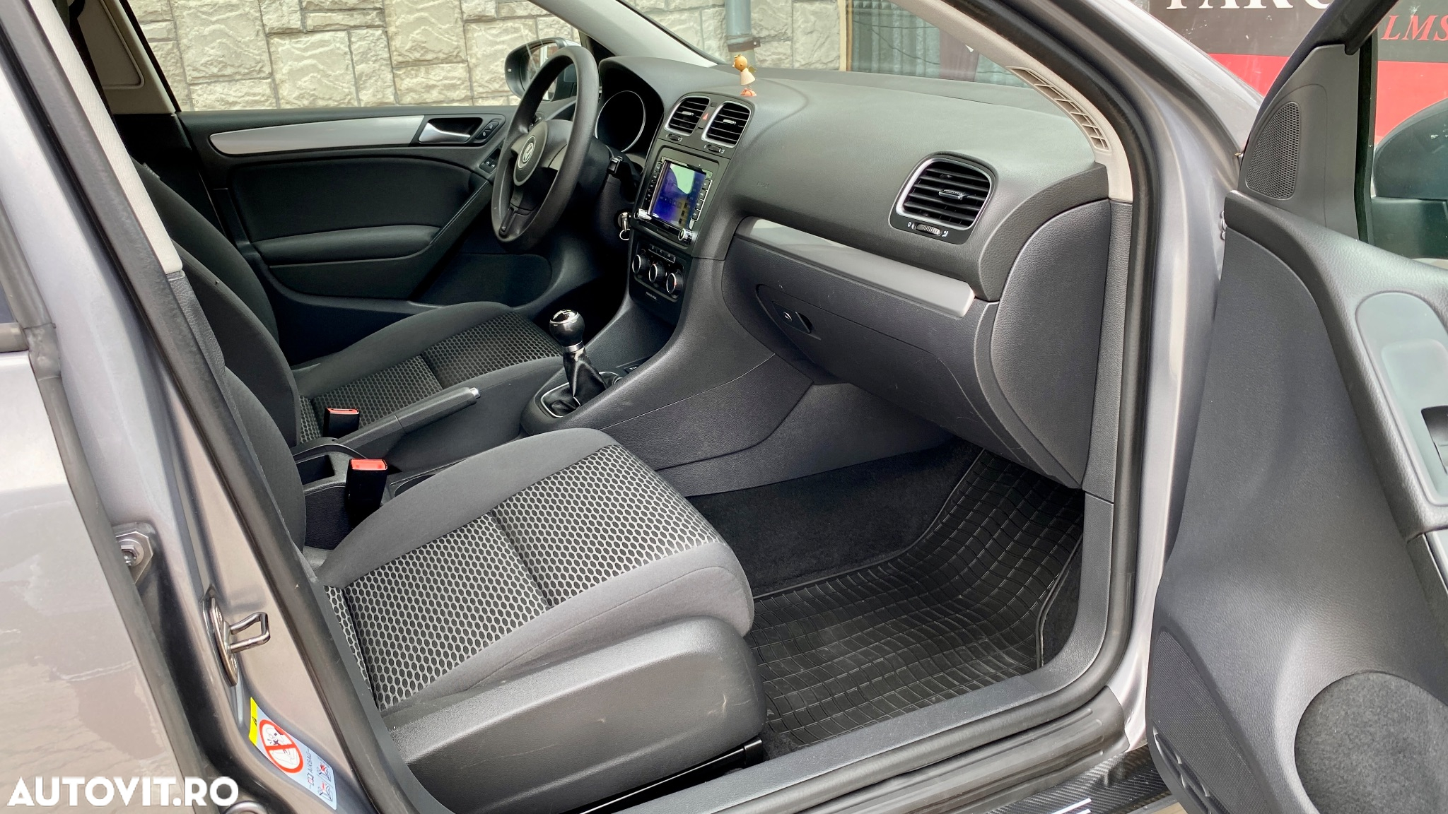 Volkswagen Golf - 6