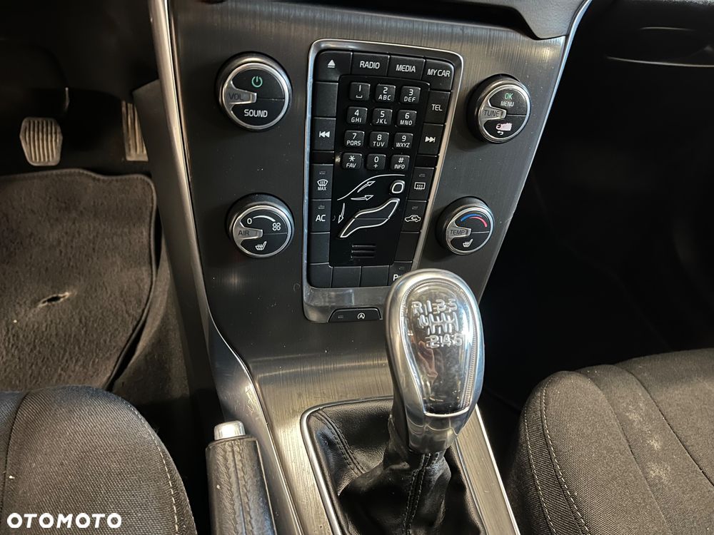 Volvo V40 D2 - 15