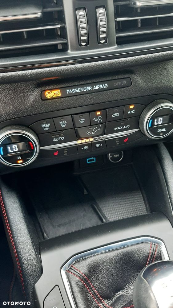 Ford Kuga 1.5 EcoBoost ST-LINE - 27