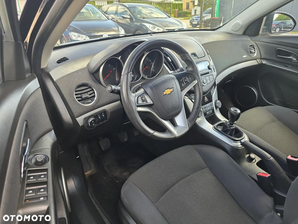 Chevrolet Cruze 1.6 - 25