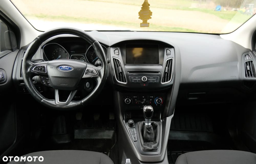 Ford Focus 1.0 EcoBoost Titanium - 12