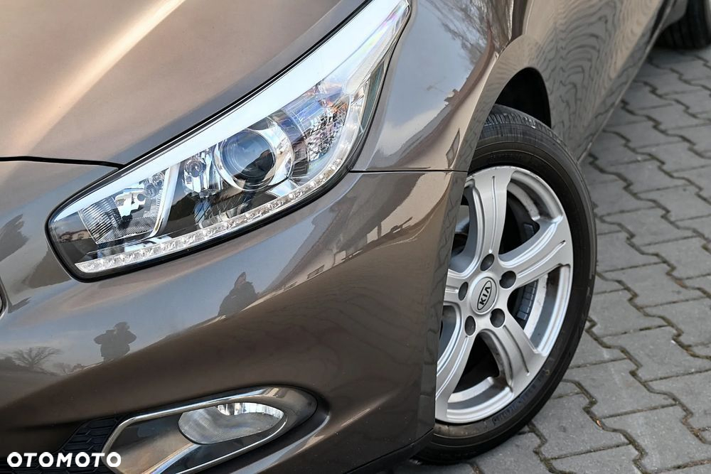 Kia Ceed - 8