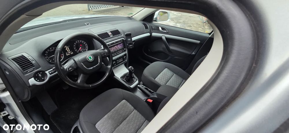 Skoda Octavia 1.6 TDI DPF Ambiente - 28