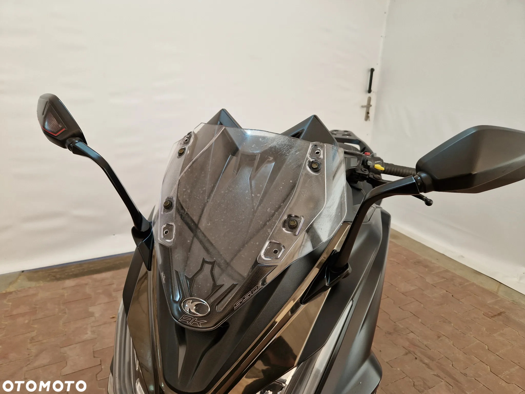 Kymco AK 550 - 18