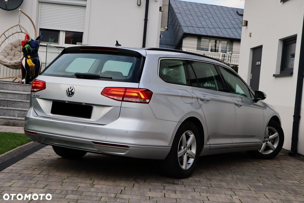 Volkswagen Passat 2.0 TDI SCR Comfortline DSG - 12