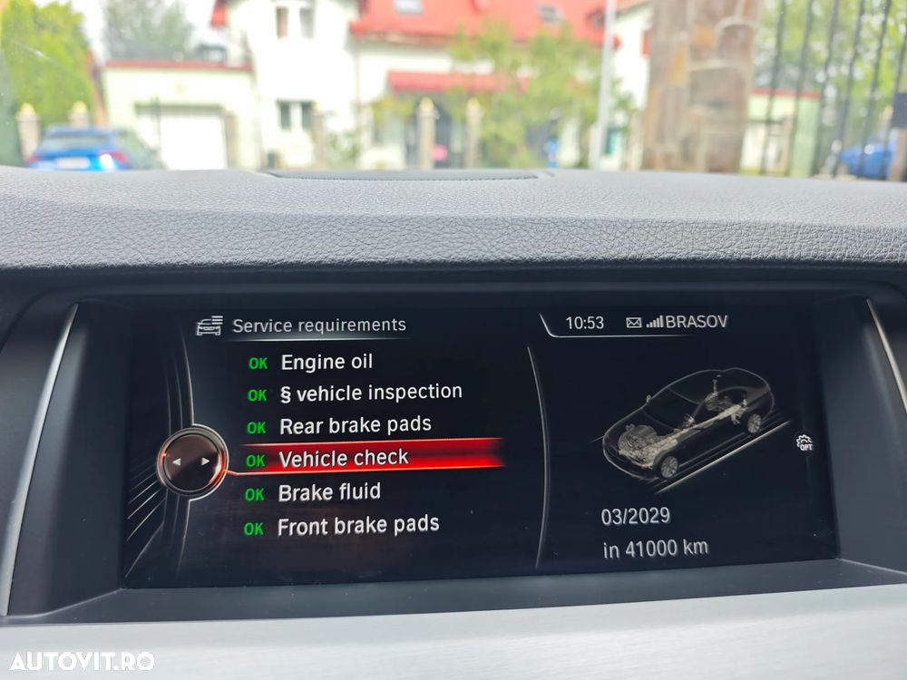 BMW Seria 5 525d xDrive AT - 11