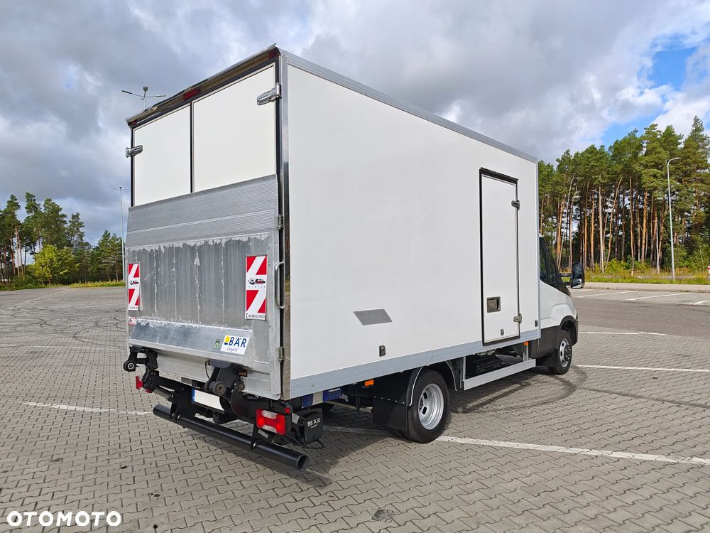 Iveco DAILY 3.0d 150KM** WINDA BAR 1000kg+UDT do 09.29r + STEROWANIE BEZPRZEWODOWE** Kontener 8-EuroPalet dł 425cm ** POLSKI SALON** 233 tyś KM** DMC do 3.5T kat.B** - 5