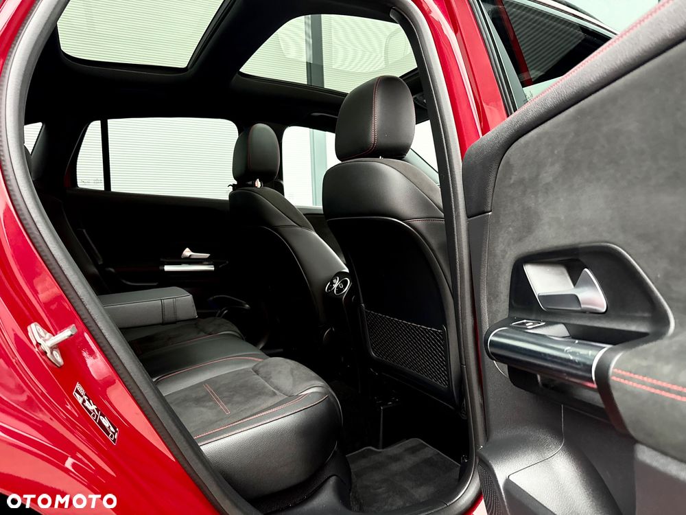 Mercedes-Benz GLB - 30