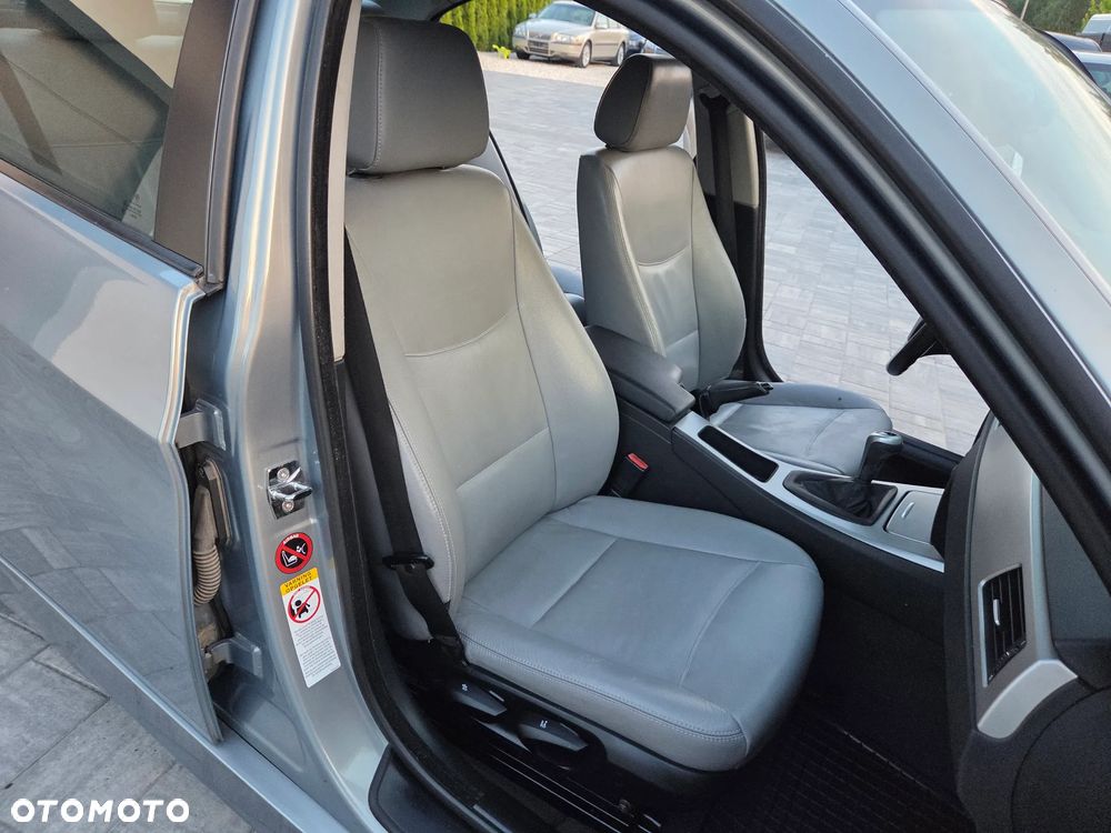 BMW Seria 3 318d DPF - 22