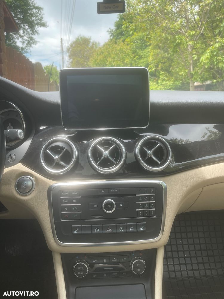 Mercedes-Benz CLA 250 4Matic 7G-DCT - 6
