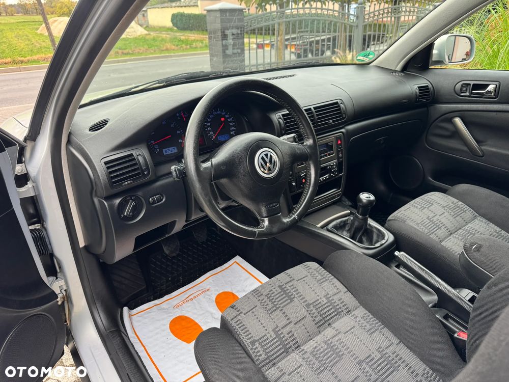 Volkswagen Passat 1.8 Comfortline - 9
