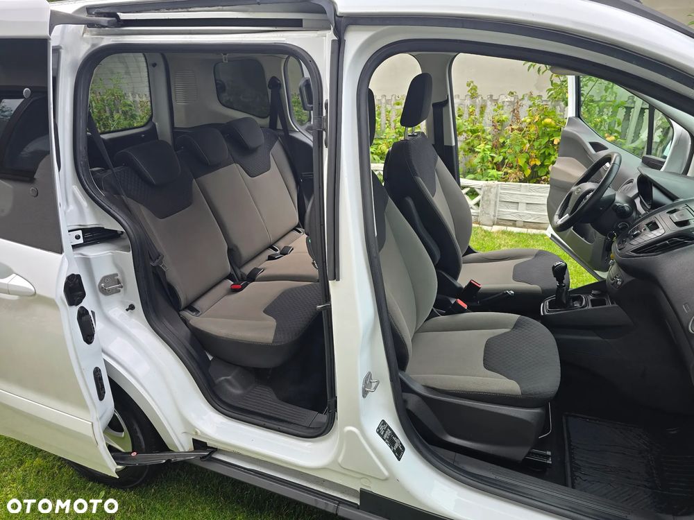 Ford Tourneo Courier 1.5 TDCi Sport - 16