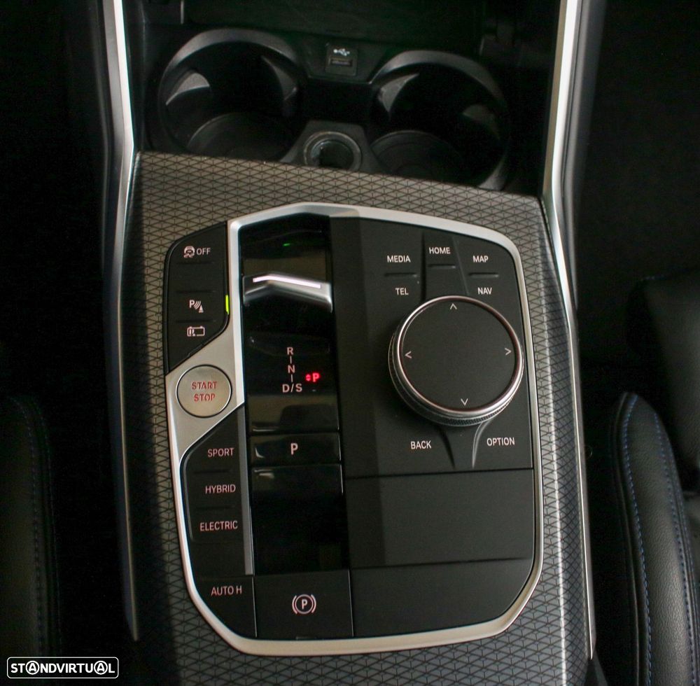 BMW 330 e Pack Desportivo M Auto - 43