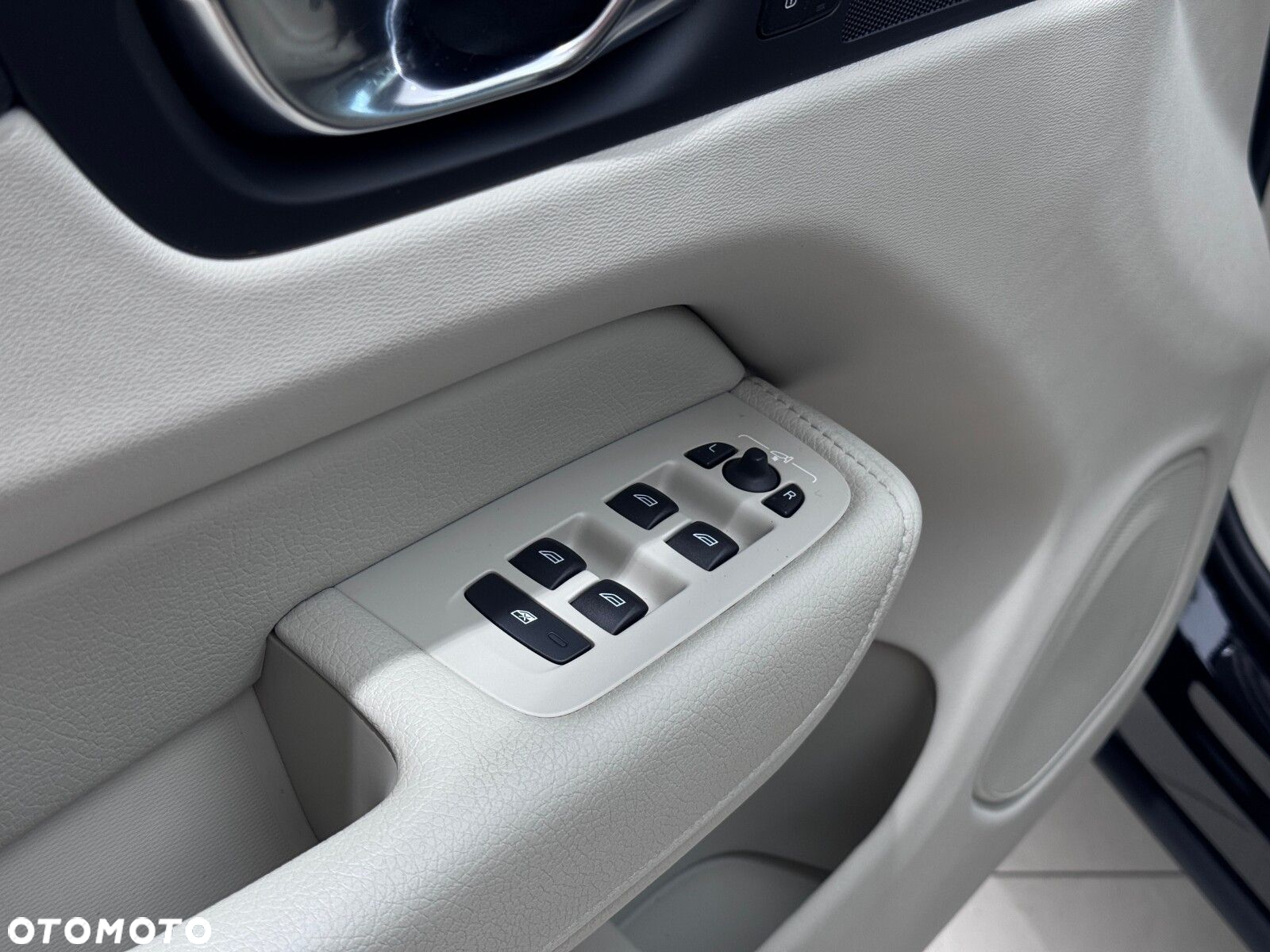 Volvo XC 60 - 22