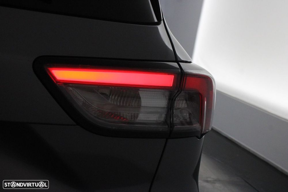 Ford Kuga 1.5 TDCi EcoBlue Titanium — fotografia 35